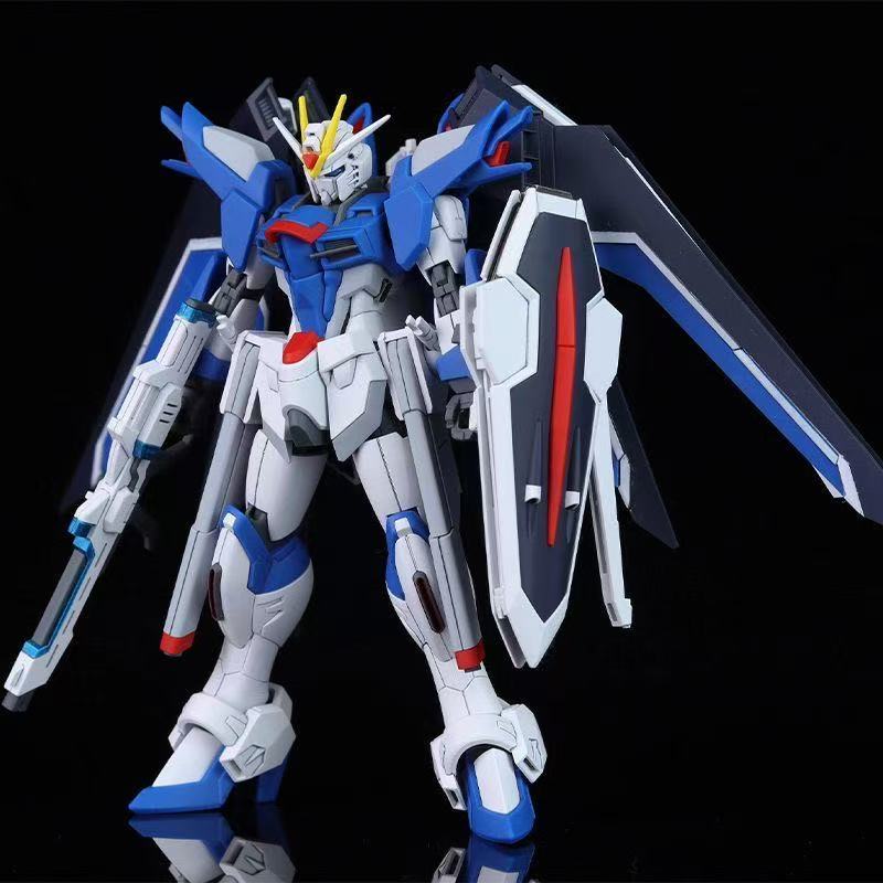 Bandai Gundam Hg - HG STTS-909 ライジング・フリーダムガンダム モデルキット、シードフリーダム ホワイトブルー メカフィギュア