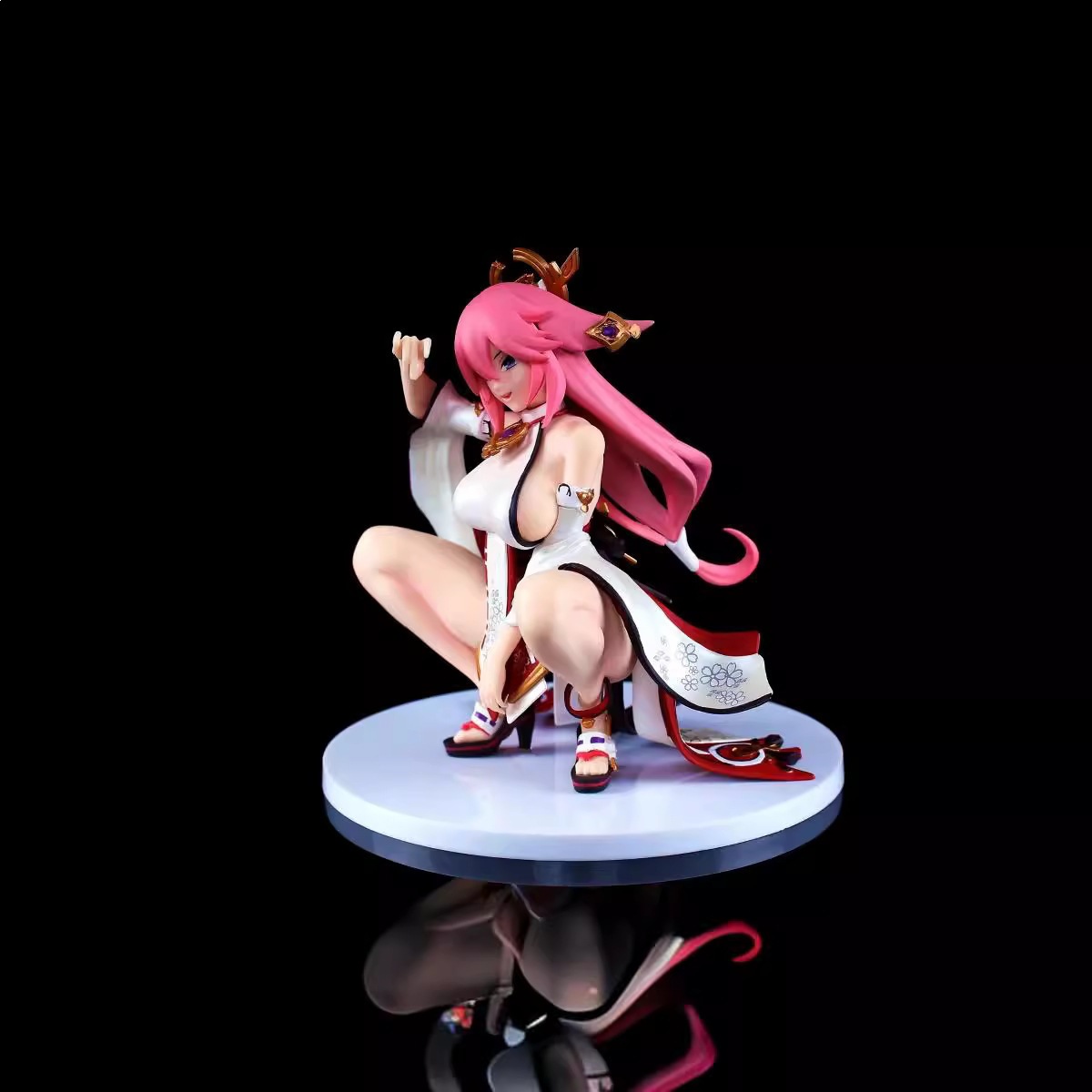 原神インパクトゲームグッズ八重巫女ピンクフォックスしゃがむポ - Anime Merchandise China のレビューと価格