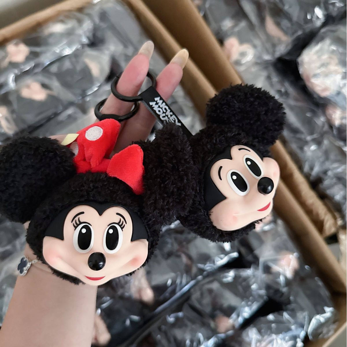 ミッキー ミニー ぬいぐるみ キーホルダー かわいいビニール - Anime Merchandise Keychains のレビューと価格
