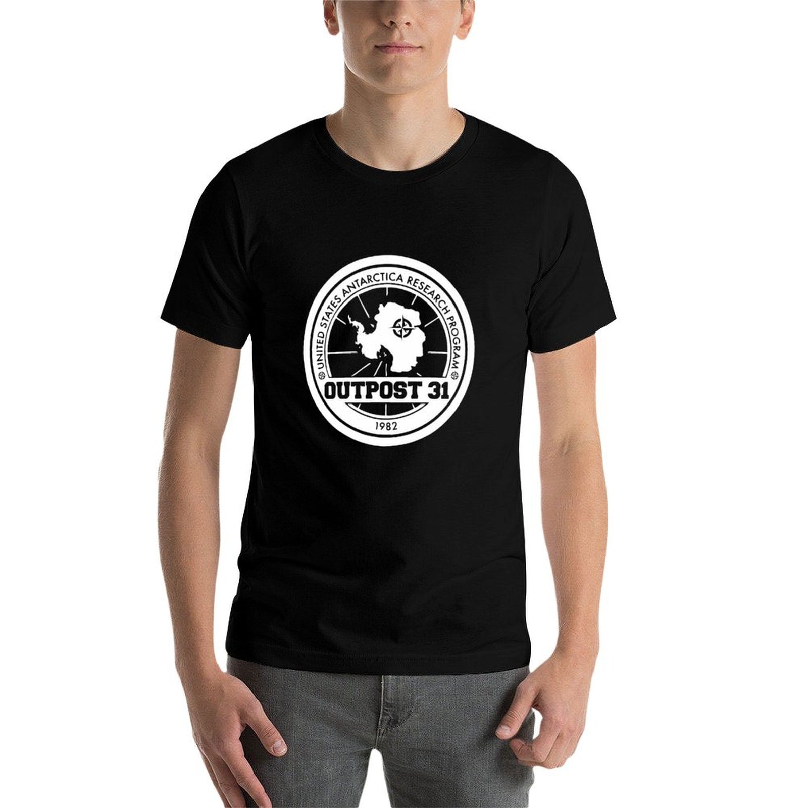 Outpost 31 ロゴ商品 Tシャツ男性用 Tシャツ T - Anime Merchandise Shirt のレビューと価格